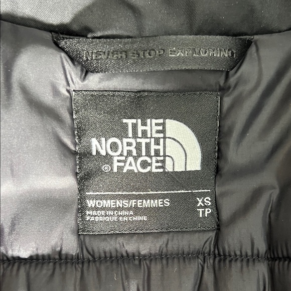 The North Face Women's Black Ski Jacket with Faux Fur Trim - Picture 2 of 6